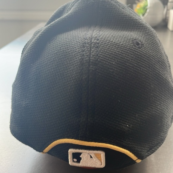 Pittsburgh Pirates Hat - Picture 3 of 5